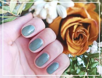 vernis semi-permanent vert kaki